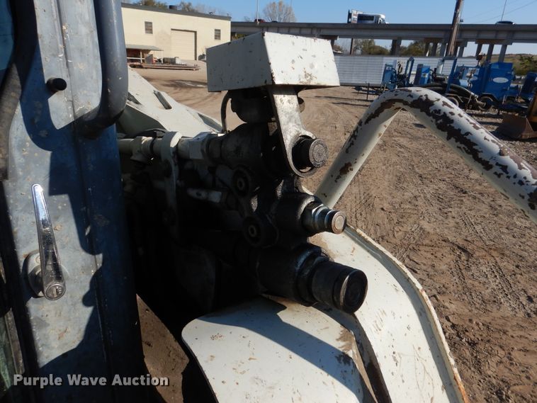 image for item DY9859 2011 Takeuchi TL250 skid steer