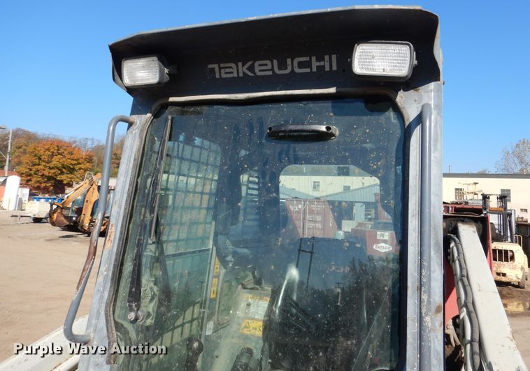 image for item DY9859 2011 Takeuchi TL250 skid steer