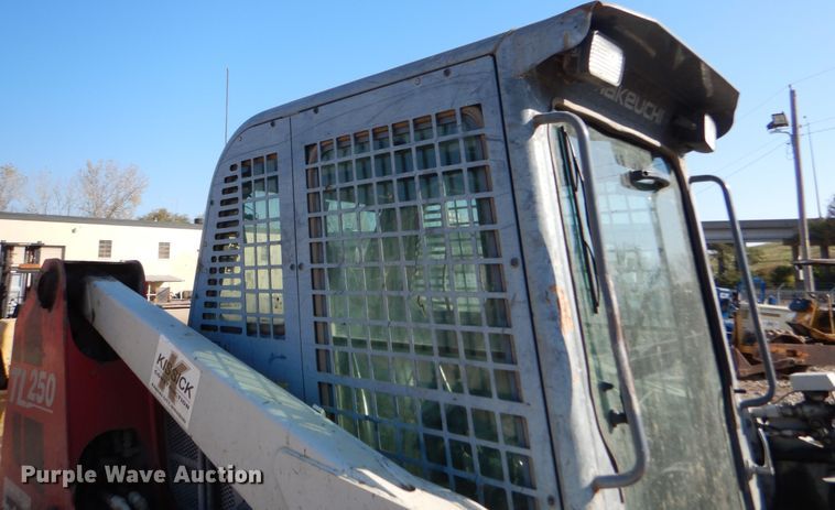 image for item DY9859 2011 Takeuchi TL250 skid steer