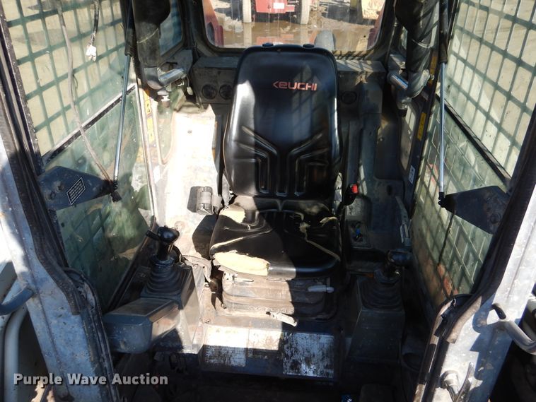 image for item DY9859 2011 Takeuchi TL250 skid steer