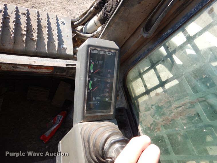 image for item DY9859 2011 Takeuchi TL250 skid steer