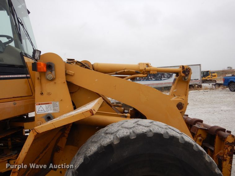 image for item EC9082 1996 Caterpillar 938F wheel loader