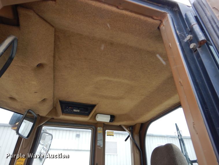 image for item EC9082 1996 Caterpillar 938F wheel loader