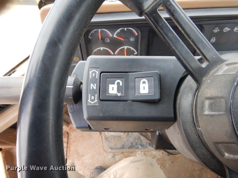 image for item EC9082 1996 Caterpillar 938F wheel loader