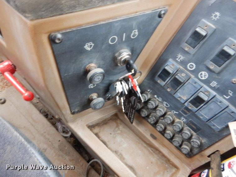 image for item EC9082 1996 Caterpillar 938F wheel loader