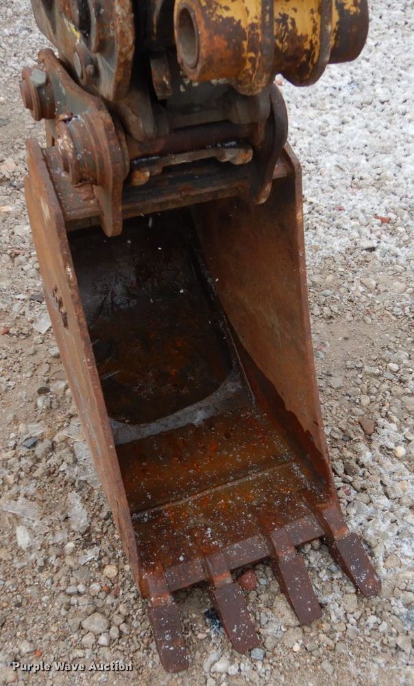 image for item EC9084 2006 John Deere 75C mini excavator