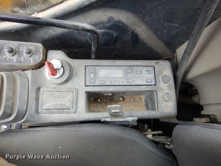 image for item EC9084 2006 John Deere 75C mini excavator