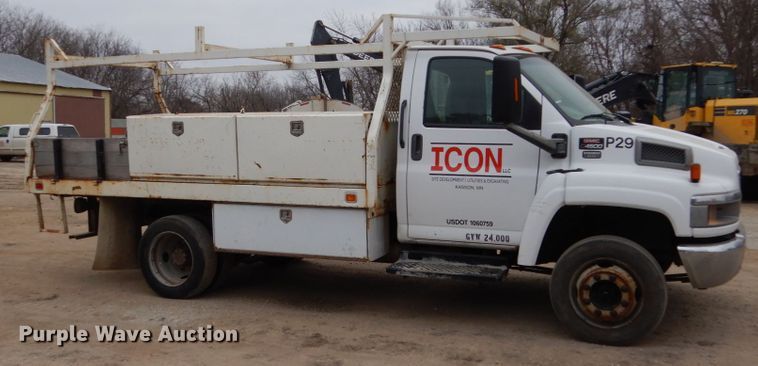 image for item EC9087 2006 GMC C4500 flatbed truck