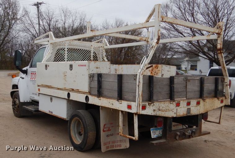image for item EC9087 2006 GMC C4500 flatbed truck