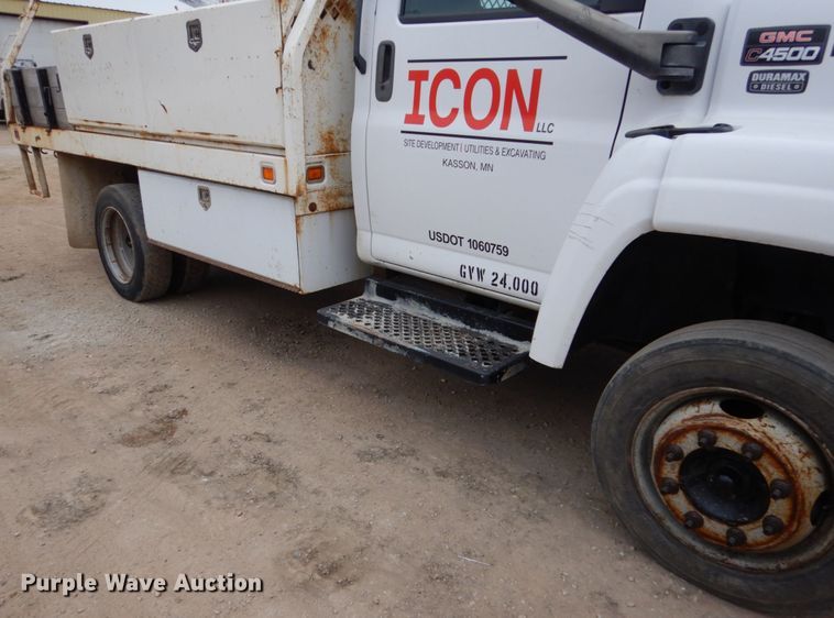 image for item EC9087 2006 GMC C4500 flatbed truck