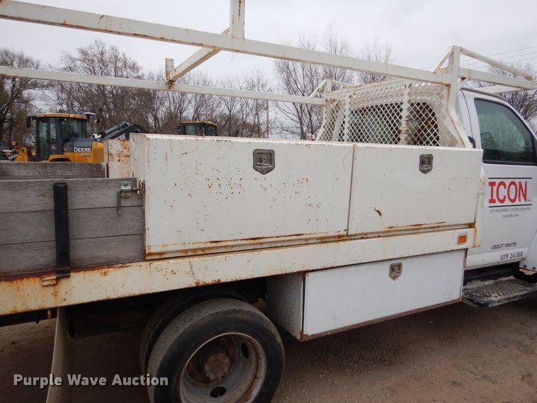 image for item EC9087 2006 GMC C4500 flatbed truck