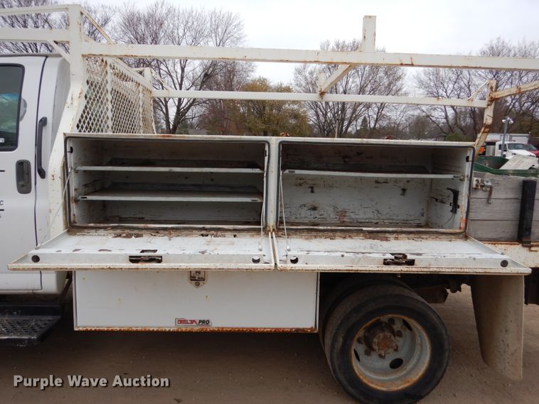 image for item EC9087 2006 GMC C4500 flatbed truck