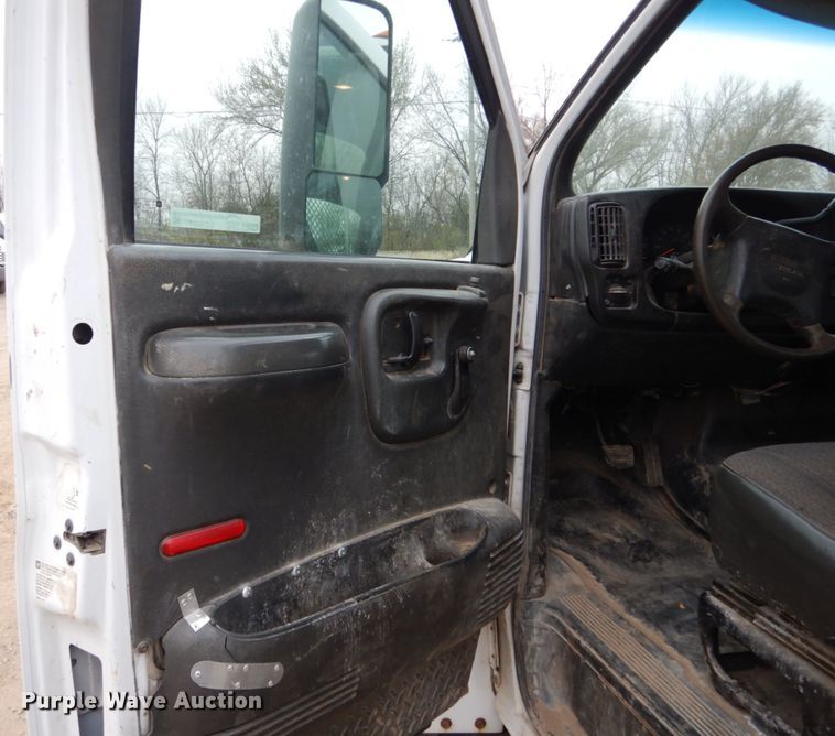 image for item EC9087 2006 GMC C4500 flatbed truck