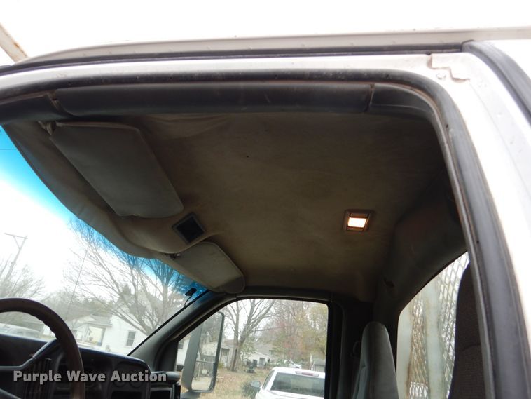 image for item EC9087 2006 GMC C4500 flatbed truck