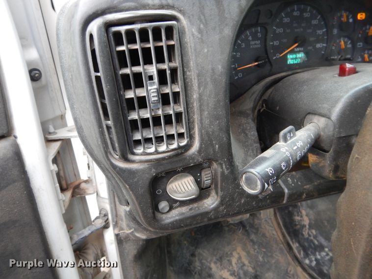 image for item EC9087 2006 GMC C4500 flatbed truck