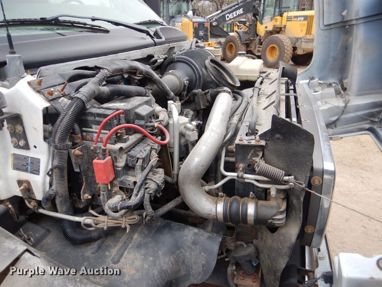 image for item EC9087 2006 GMC C4500 flatbed truck