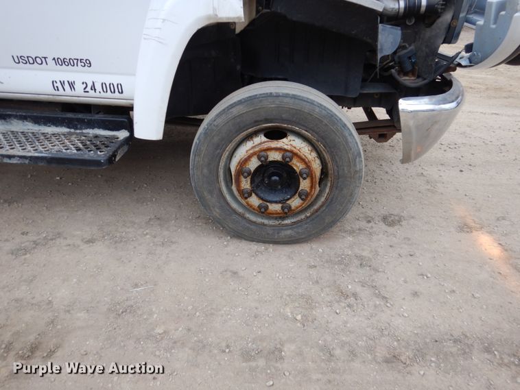 image for item EC9087 2006 GMC C4500 flatbed truck