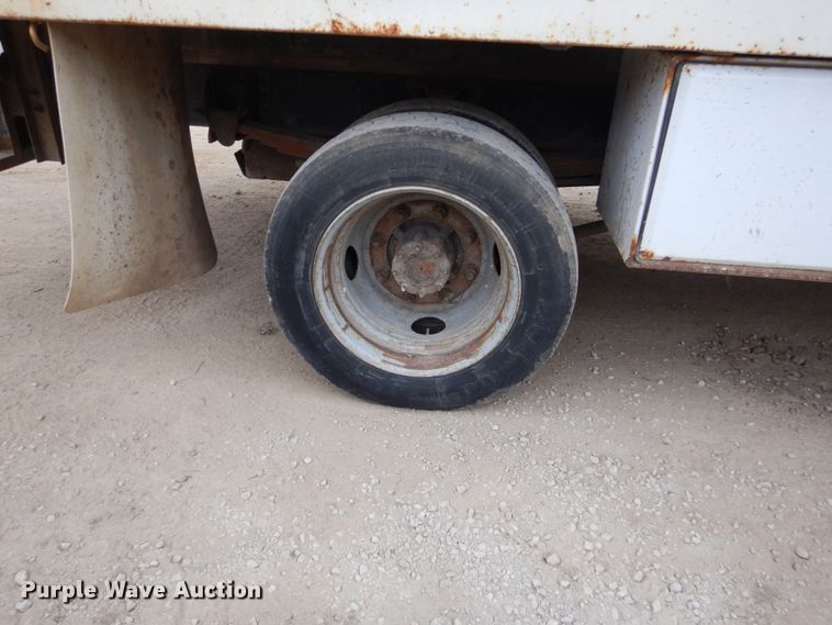 image for item EC9087 2006 GMC C4500 flatbed truck