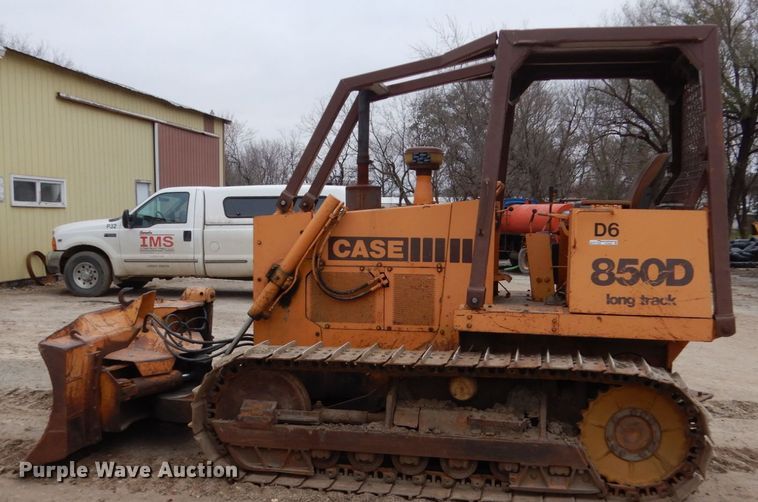image for item EC9088 1988 Case 850D dozer