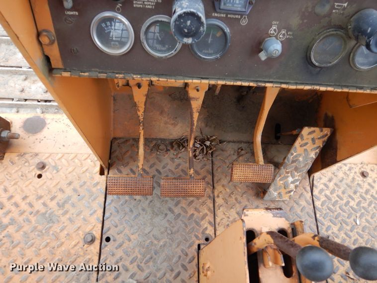 image for item EC9088 1988 Case 850D dozer