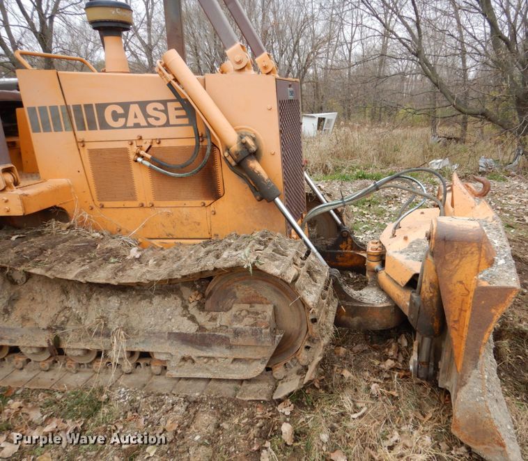 image for item EC9089 1991 Case 850D dozer