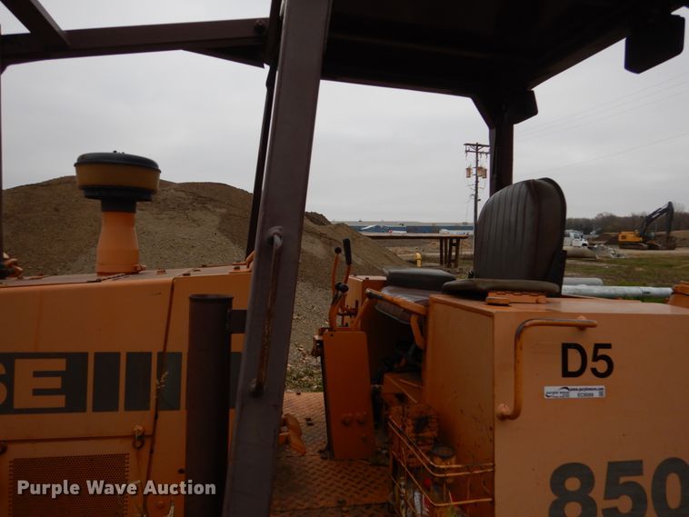 image for item EC9089 1991 Case 850D dozer
