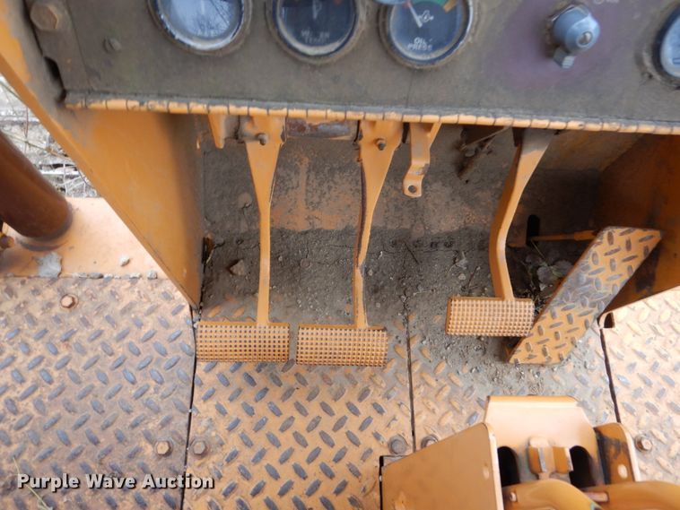 image for item EC9089 1991 Case 850D dozer
