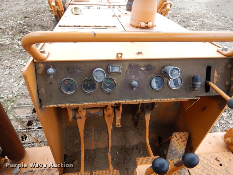image for item EC9089 1991 Case 850D dozer