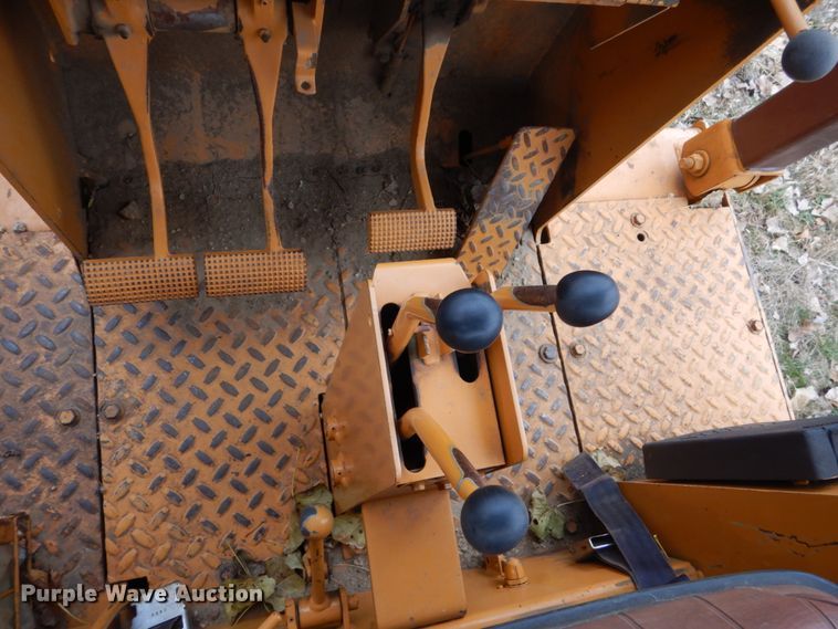 image for item EC9089 1991 Case 850D dozer