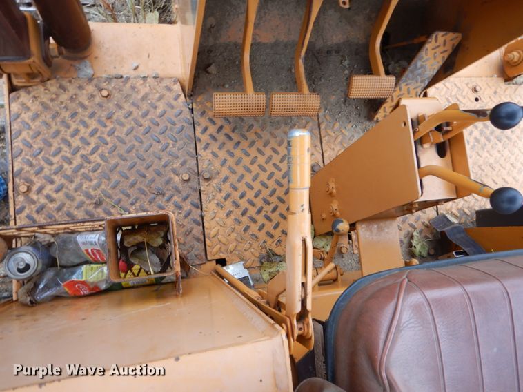 image for item EC9089 1991 Case 850D dozer