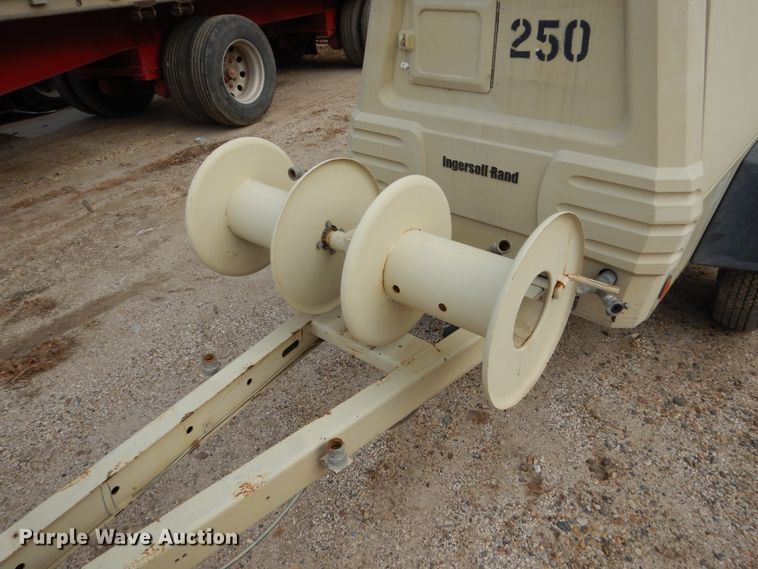 image for item EC9113 2005 Ingersoll Rand P250WJD air compressor