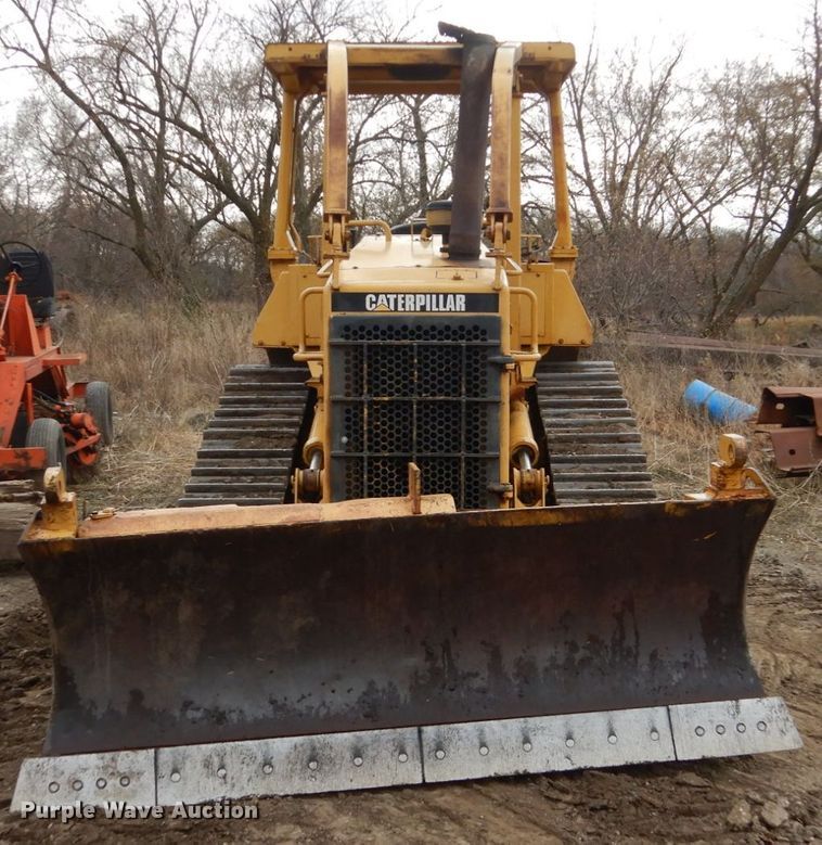 image for item EC9114 1987 Caterpillar D4H dozer