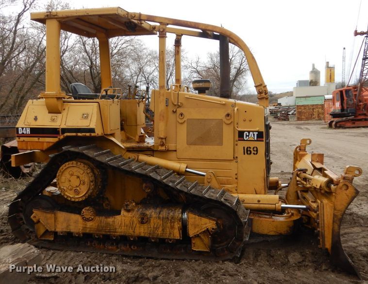 image for item EC9114 1987 Caterpillar D4H dozer