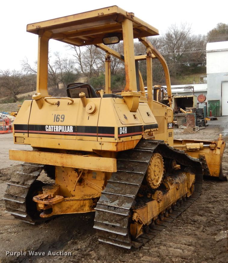 image for item EC9114 1987 Caterpillar D4H dozer
