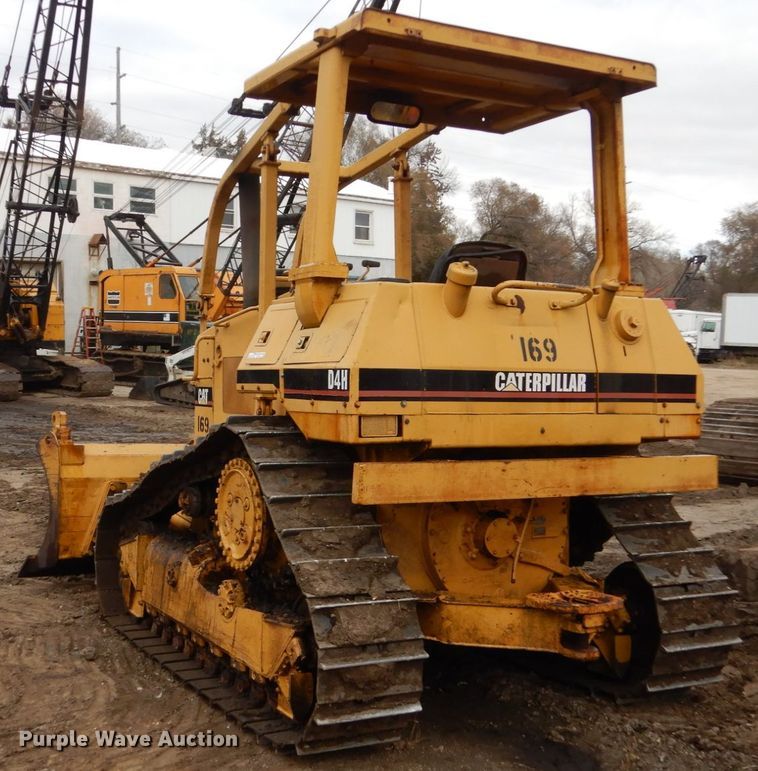 image for item EC9114 1987 Caterpillar D4H dozer