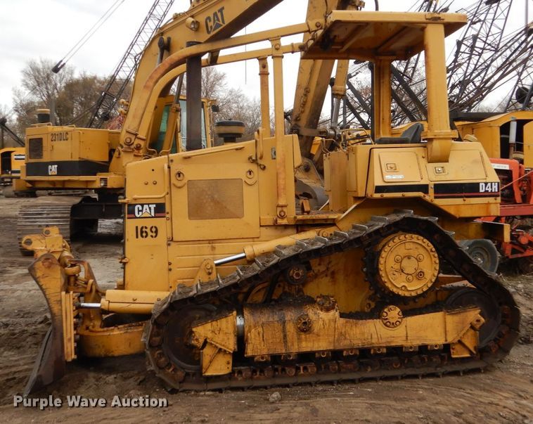 image for item EC9114 1987 Caterpillar D4H dozer
