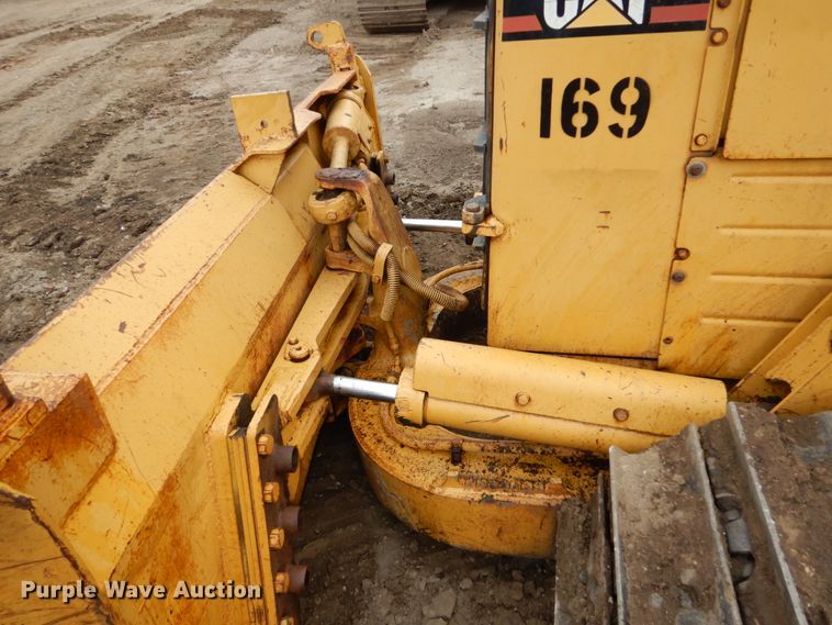 image for item EC9114 1987 Caterpillar D4H dozer