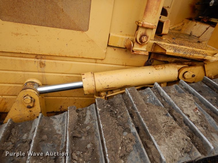 image for item EC9114 1987 Caterpillar D4H dozer