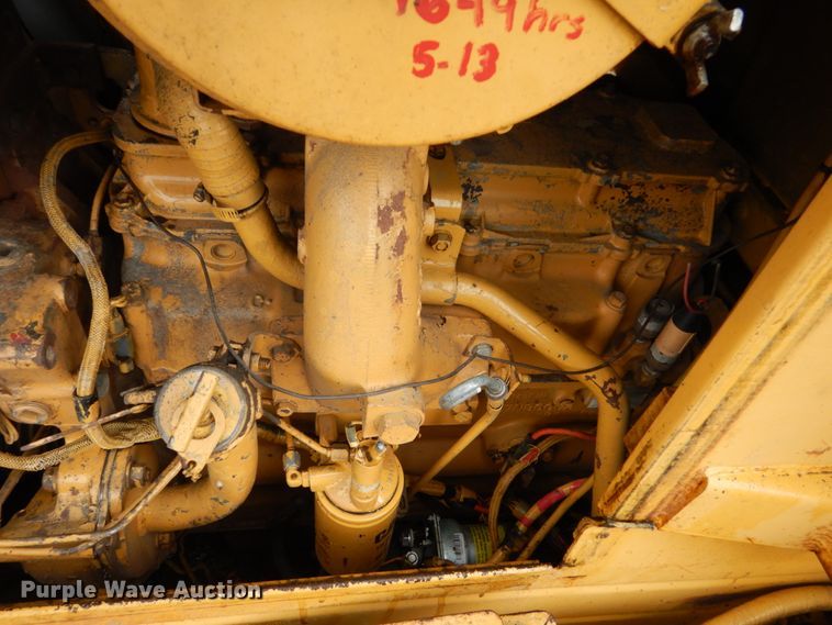 image for item EC9114 1987 Caterpillar D4H dozer