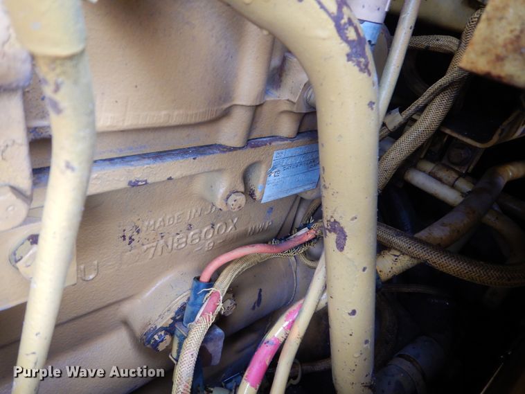 image for item EC9114 1987 Caterpillar D4H dozer