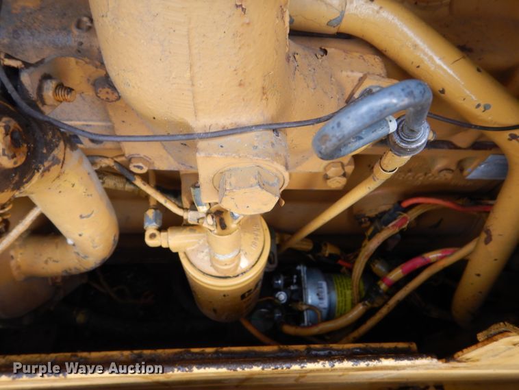 image for item EC9114 1987 Caterpillar D4H dozer