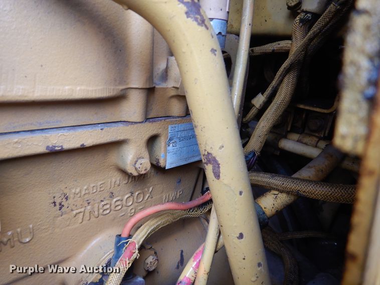 image for item EC9114 1987 Caterpillar D4H dozer