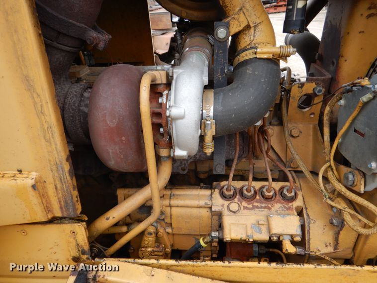 image for item EC9114 1987 Caterpillar D4H dozer