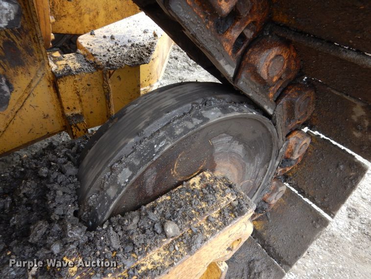 image for item EC9114 1987 Caterpillar D4H dozer