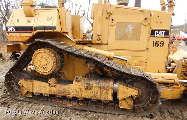 image for item EC9114 1987 Caterpillar D4H dozer