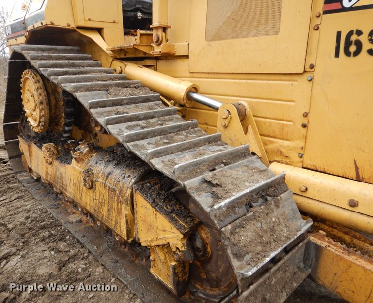 image for item EC9114 1987 Caterpillar D4H dozer