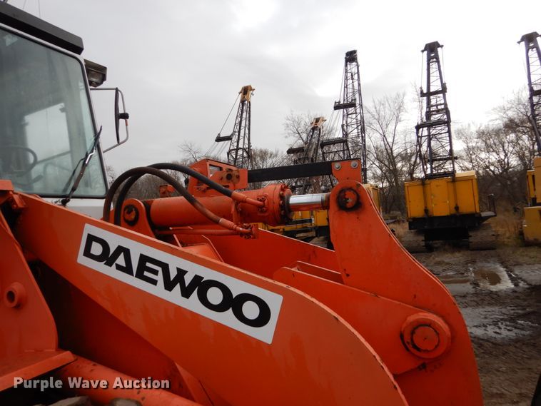 image for item EC9115 1994 Daewoo Mega 200 wheel loader