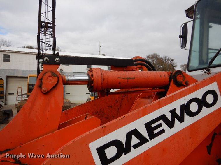 image for item EC9115 1994 Daewoo Mega 200 wheel loader