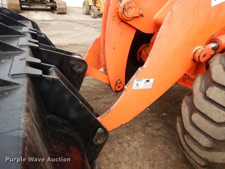 image for item EC9115 1994 Daewoo Mega 200 wheel loader