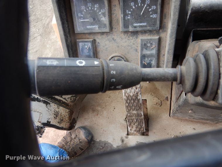 image for item EC9115 1994 Daewoo Mega 200 wheel loader